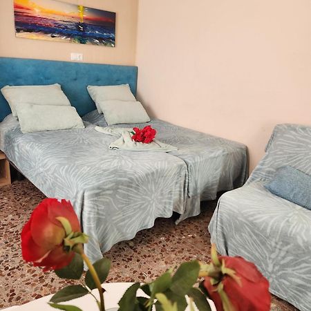 Apartamentos Belladorm Бенидорм Екстериор снимка