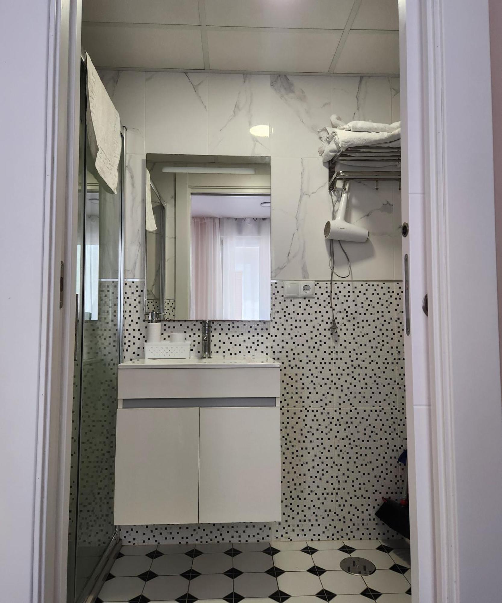 Apartamentos Belladorm Бенидорм Екстериор снимка